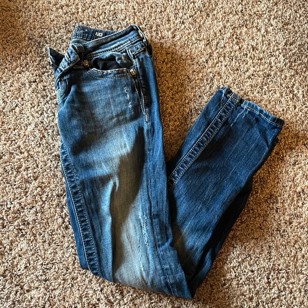 Miss Me Straight Jeans. Size 24.